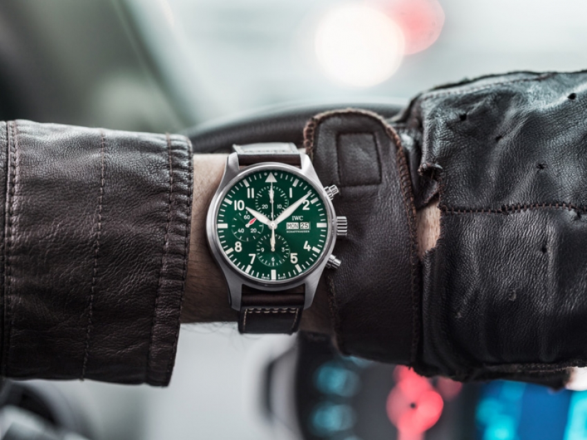 Nuevas imágenes del magnífico IWC Reloj de Aviador Cronógrafo Racing Green