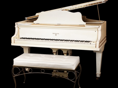 Subastan el piano de Elvis Presley