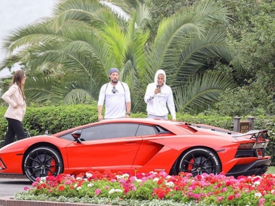 Justin Bieber y su nuevo Lamborghini Aventador S